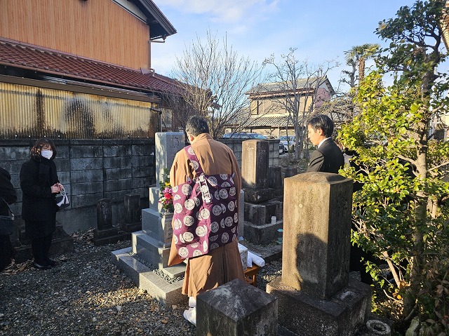 お墓の建碑式・開眼供養の納骨サポート