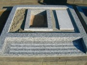 墓石の外柵基礎石と御影石納骨室