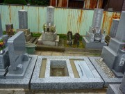 塩谷様　外柵基礎石と御影石納骨室・墓誌の補強石