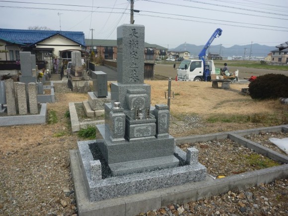 日本の職人が作る大島石のお墓