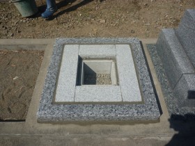 岐阜市慶安寺墓地でお墓建立工事の外柵基礎石工事