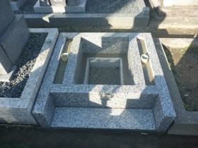 羽島市佛願寺墓地でお墓の外柵基礎石工事をしました