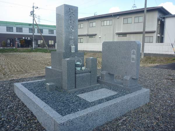 大垣市地域墓地で唐原石の墓誌建立しました