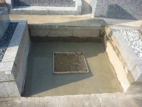 岐阜市萱場墓地でお墓建立工事開始　基礎コンクリート　平成25年2月