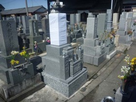 岐阜市東鏡島墓地で唐原石のお墓建立しました　平成25年3月