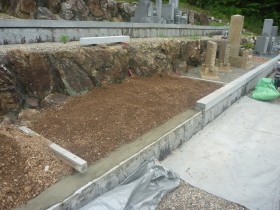 山県市東坂墓地でお墓建立工事開始
