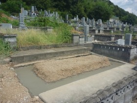 関市龍泰寺墓地で基礎コンクリートしました