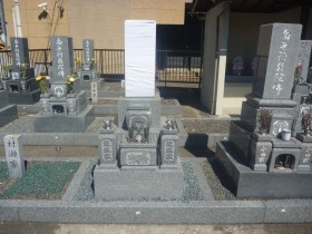 岐阜市桜霊園で唐原石のお墓建立しました