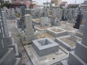 岐阜市近ノ島墓地でお墓の四ツ石工事をしました