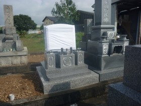 岐阜市川手畑霊園でデザイン墓石建立しました