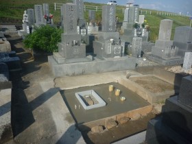 岐阜市萱場墓地でお墓建立工事開始　平成25年10月
