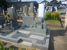 大垣市正圓寺墓地で純国産墓石　天山石のお墓建立しました