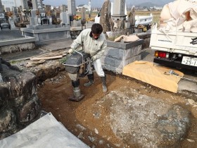 不破郡垂井町府中護国霊園でお墓の整地しました