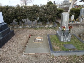 岐阜市市営穴釜墓地でデザイン墓石の建立工事開始　平成26年