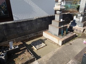 岐阜市近島共同墓地でお墓建立工事開始　基礎コンクリート