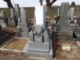 笠松町営緑町墓地で純国産墓石天山石のお墓への立替工事完成しました