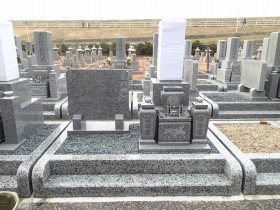 岐阜市鏡島弘法乙津寺墓地で純国産墓石　庵治細目石のお墓建立しました