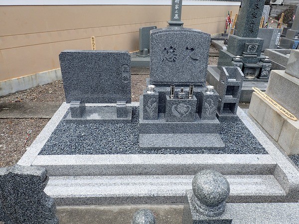 純国産墓石天山石のデザイン墓石完成