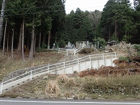 山の上の墓所