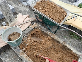 土とコンクリート石に分別
