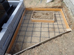 鉄筋を組みました