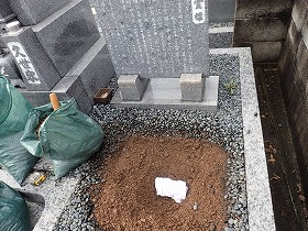 お骨を納めてからお墓を建立