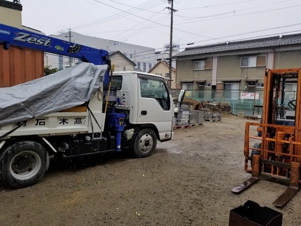 雪が降ってきました