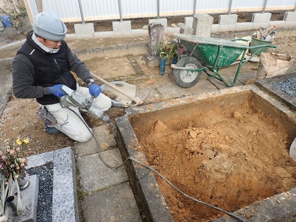 土を回収してから、ブロックを壊します