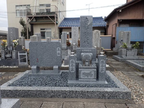 純国産墓石椿石のお墓建立