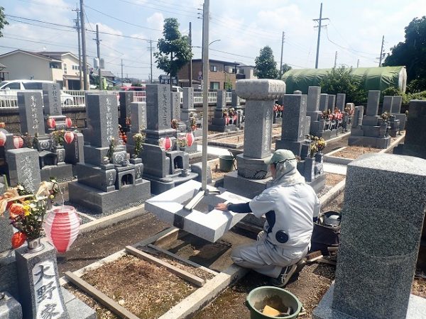 一枚石の御影石納骨室工事