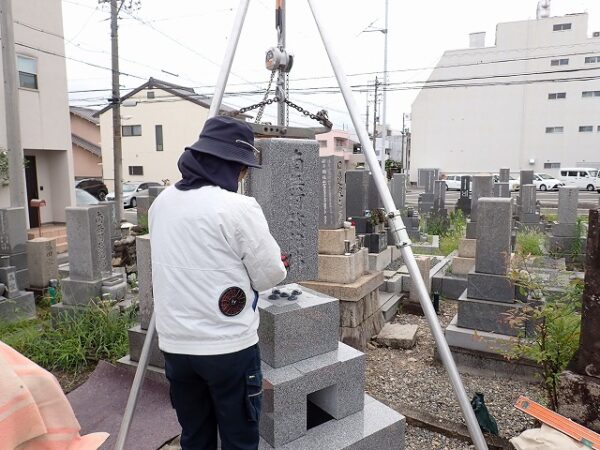 三ツ又クレーンで吊り上げて施工