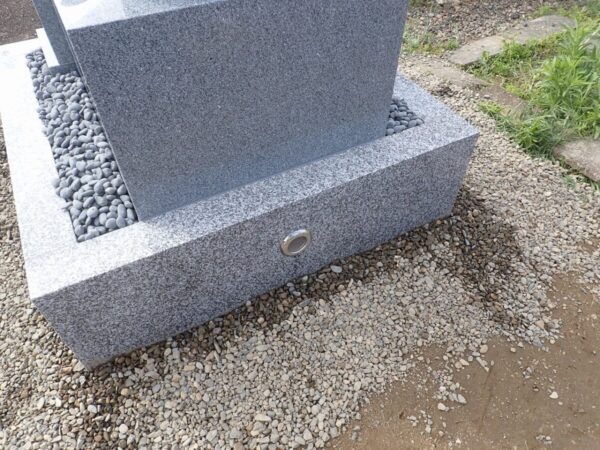 特許取得の墓石の換気システム