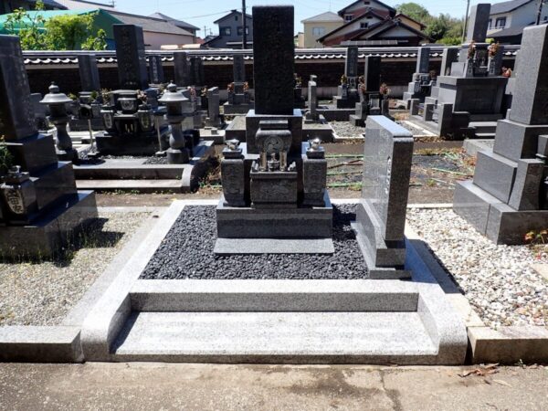 純国産天山石のお墓建立