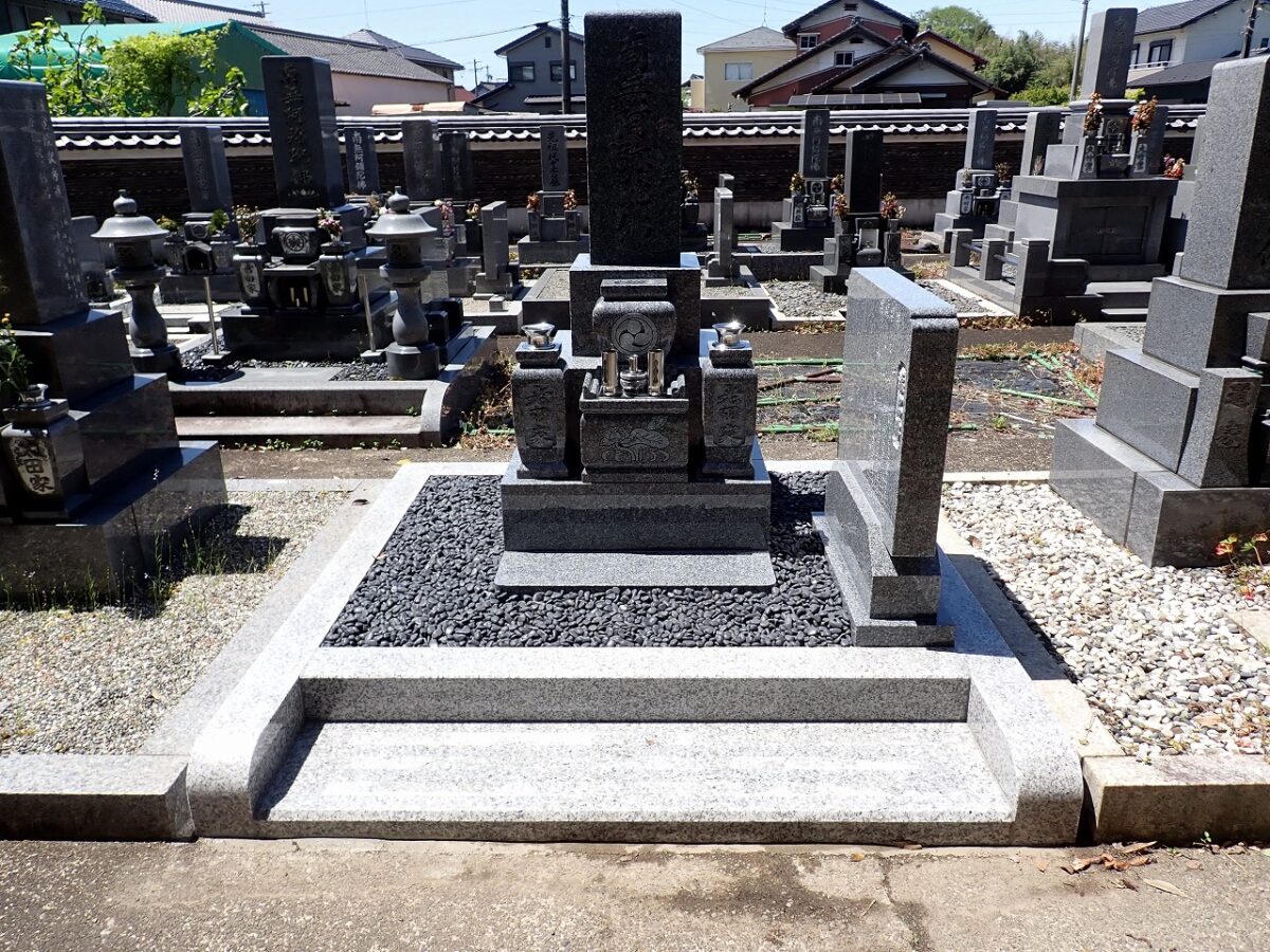 純国産天山石のお墓建立