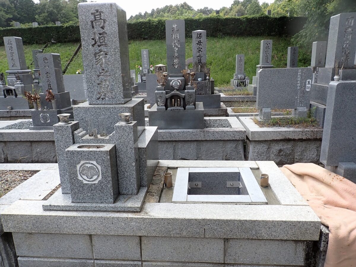 御影石納骨室工事の完了