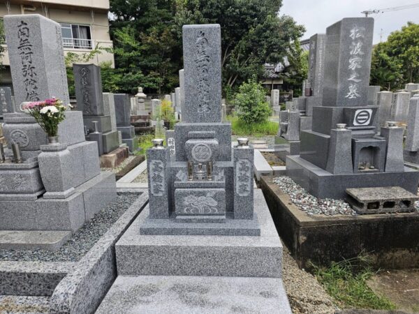 純国産天山石のお墓建立