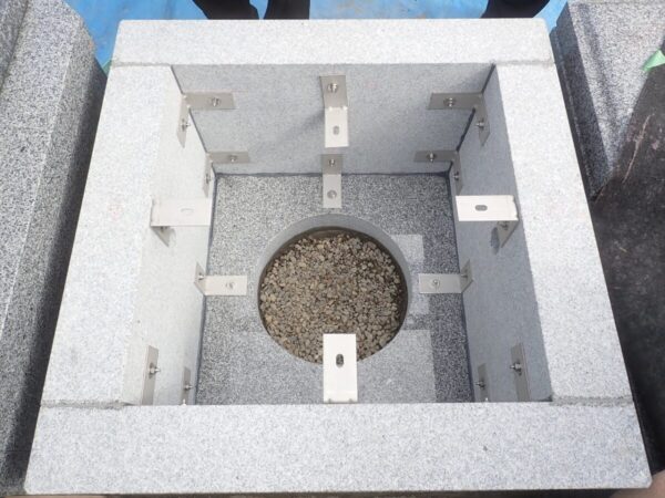 ステンレス金具をトルクレンチでしっかり締め付け