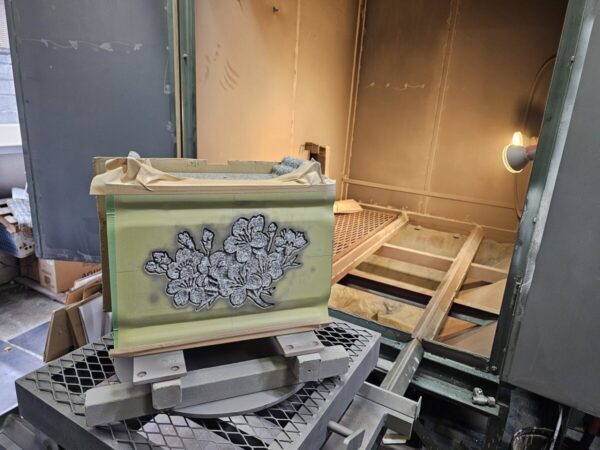 ボックスの中に入れて掘ります