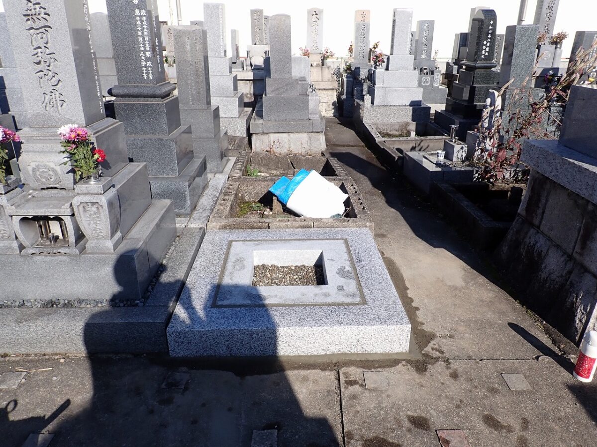 茨城県産稲田石の外柵基礎石