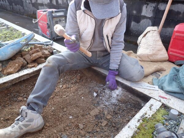 巻石を整えます