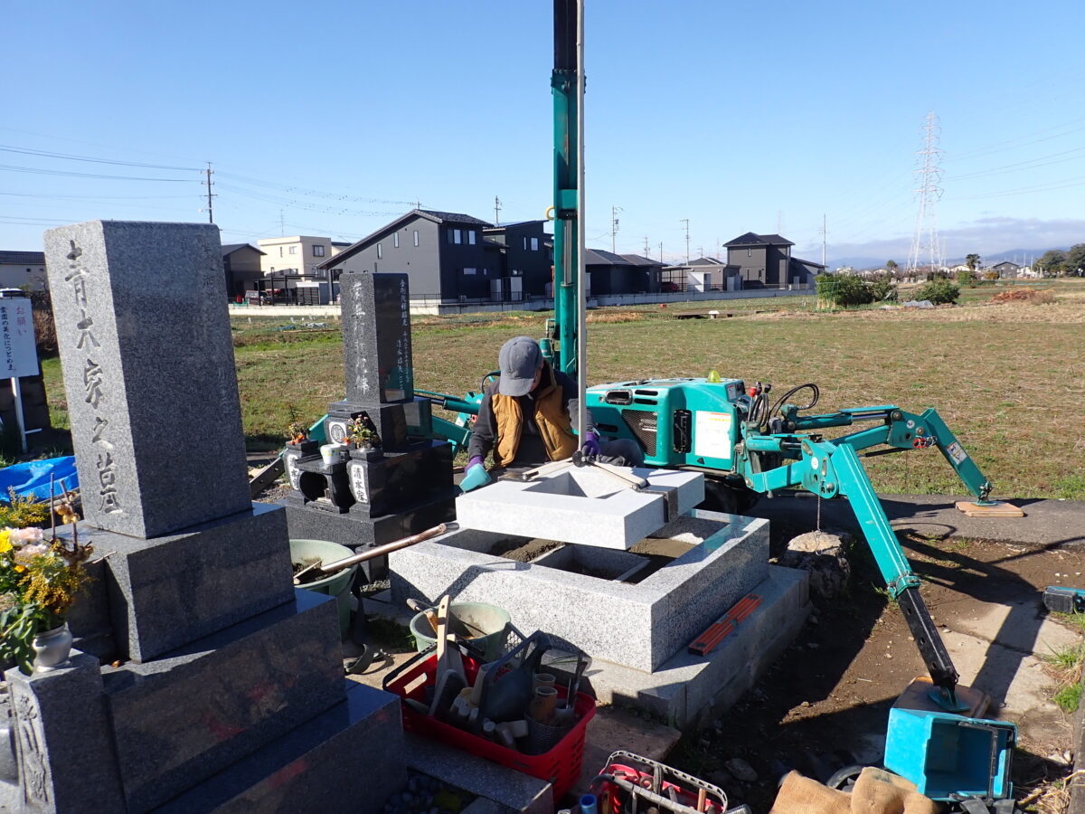 一枚石の御影石納骨室