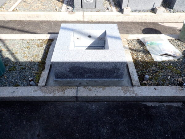 周りを仕上げて、四ツ石工事の完了です