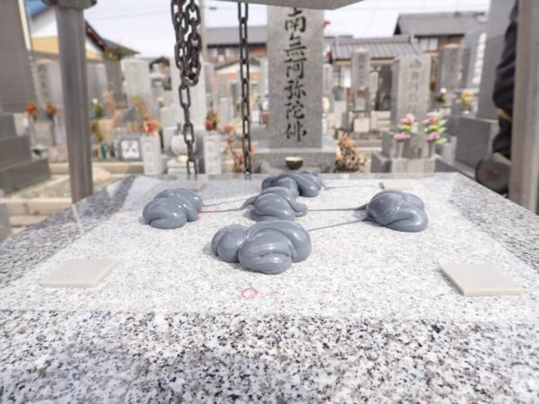 免震シリコン＋免震接着剤施工で地震対策施工