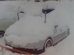 雪まみれのトゥーラン