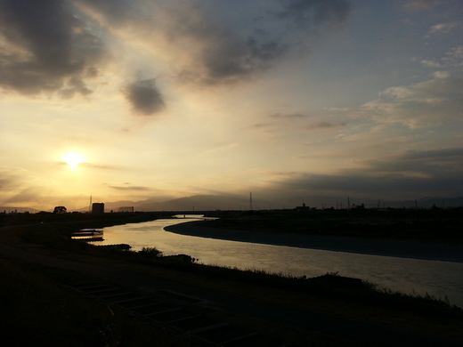 夕焼けと長良川