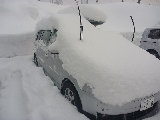 雪に埋もれたトゥーラン