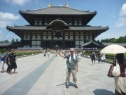 東大寺の前で写真